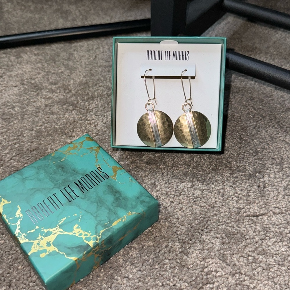 Robert Lee Morris Hammered Disc Dangle Earrings Silver Tone Modern Minimalist